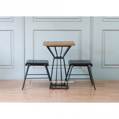 Cafe Table with 2 Stools